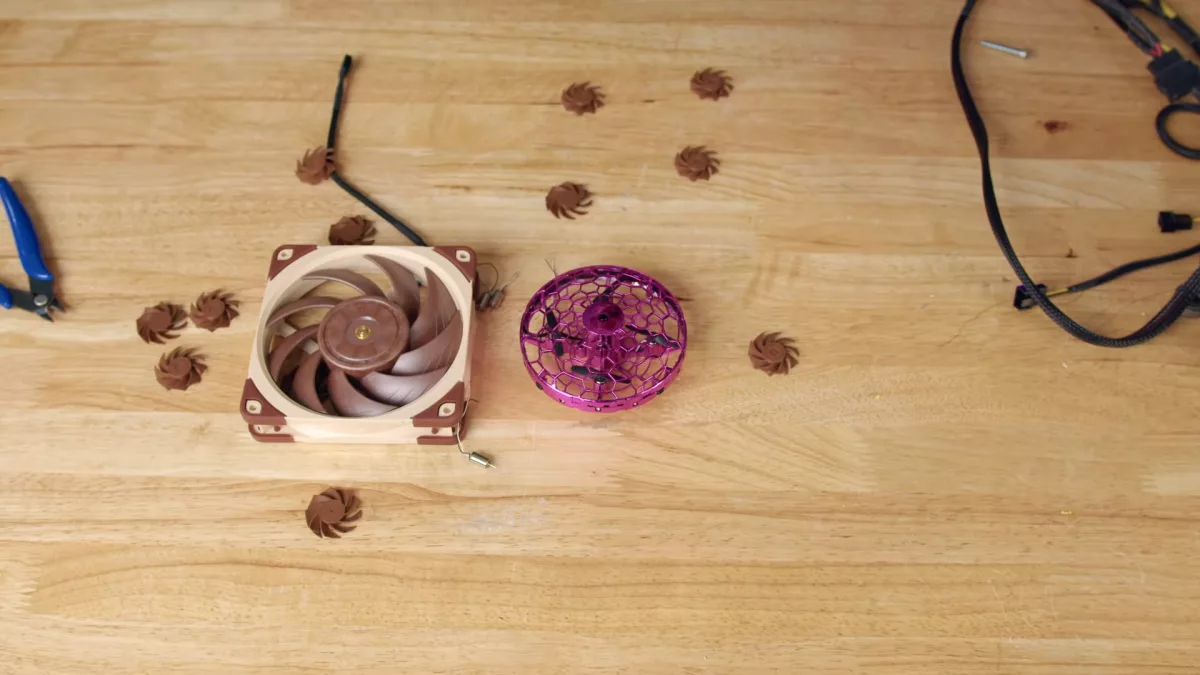 Comment un YouTuber a remplacé son ventilateur PC par 15 mini-ventilateurs dans le projet 'Fanhattan'