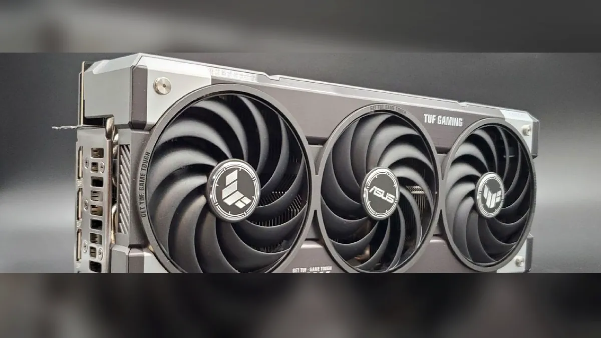 HWMonitor et les données de points chauds thermiques pour les cartes graphiques RTX 50: Test et analyse