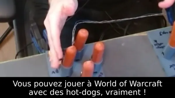 Vous pouvez jouer à World of Warcraft avec des hot-dogs, vraiment !