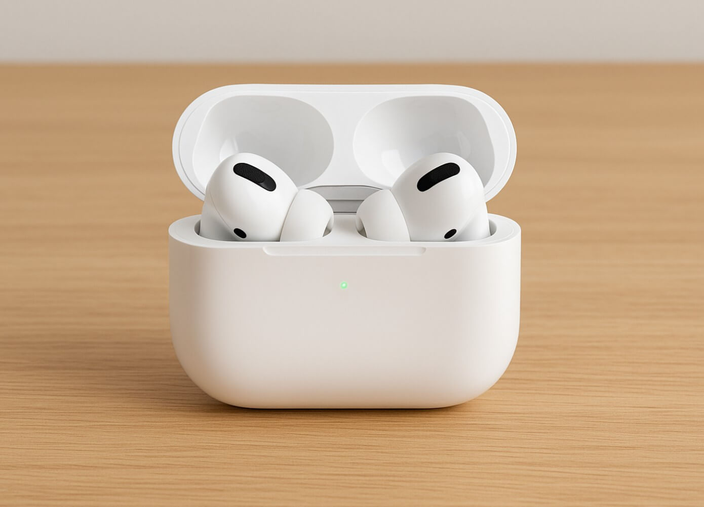 Apple AirPods 4 sur un bureau
