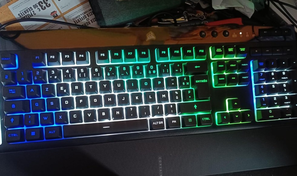 Déballage Corsair K55 RGB PRO